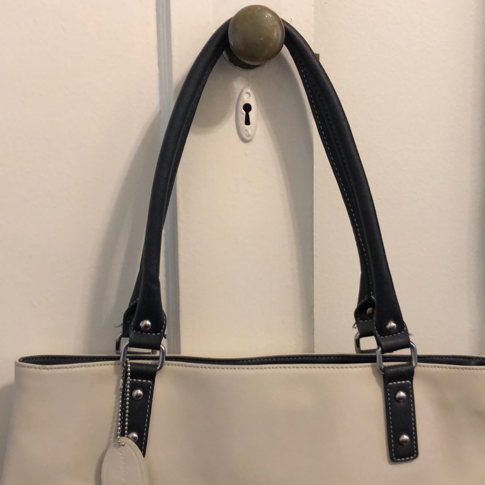 Purse - Picture 2 of 5